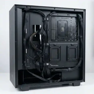 Showing the back panel cable routing to pc kabel verstecken gehäuse for better airflow.